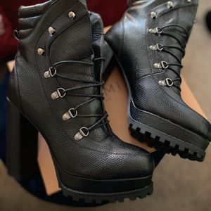 Simmi Ankle Boots